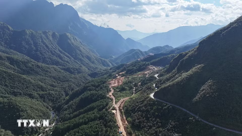 Hầm Hoàng Liên, tây bắc